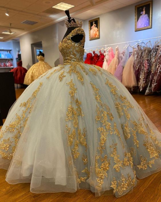 Sky Blue Sexy V-Neck Ball Gown Luxury Beaded Gold Applique Quinceanera Dresses Sleeveless Tull Princess Sweet 16 15 Vestidos De        fg5575