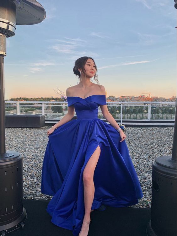 Off the shoulder royal blue prom dress      fg507